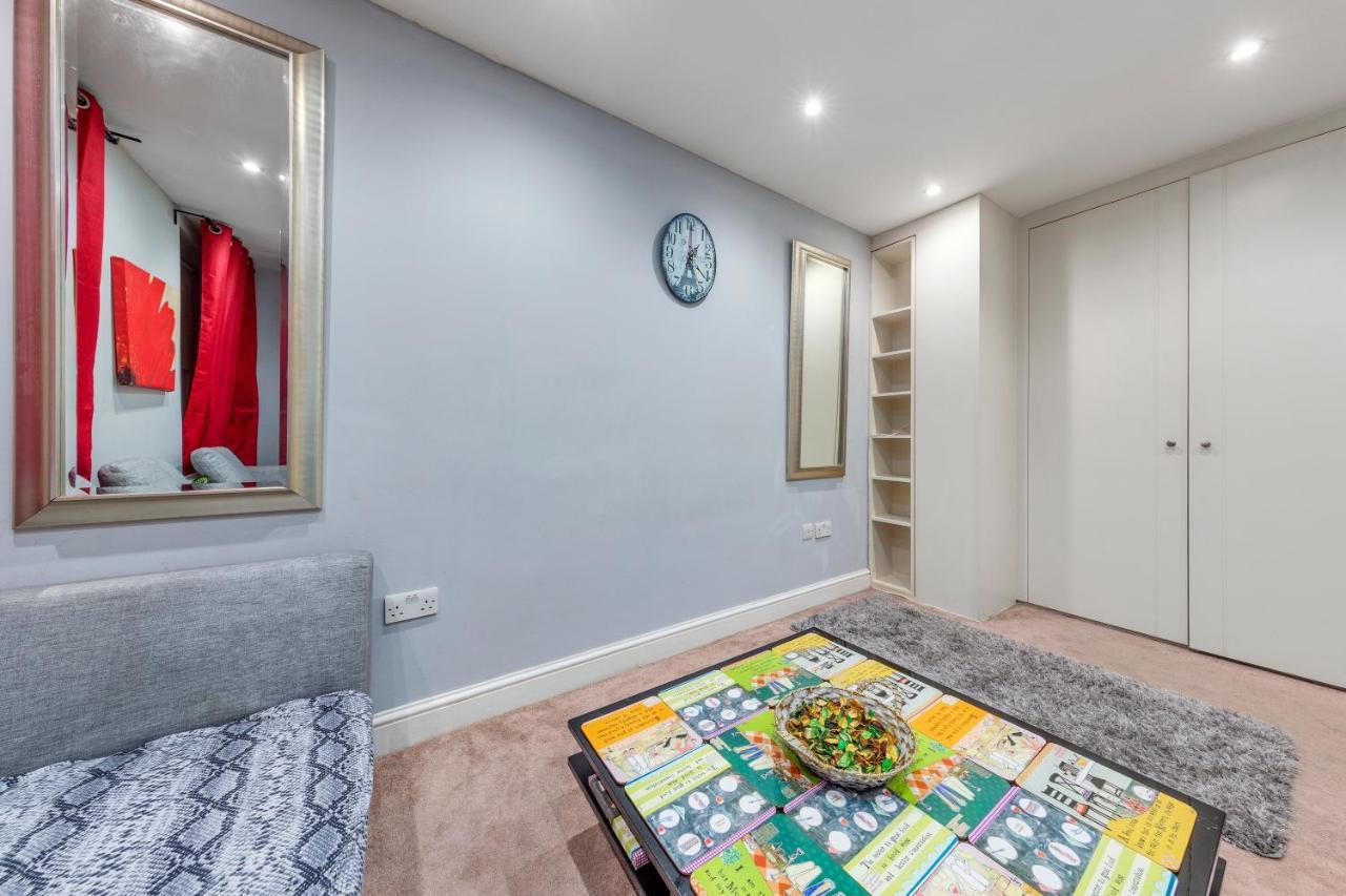 Elegant And Chic 2-Bedroom Basement Apartment In Paddington Λονδίνο Εξωτερικό φωτογραφία